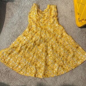4 years old girls party dress yellow color very beautiful boutique dress